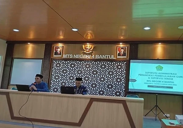 Profesionalisme Guru Ditekankan dalam Supervisi Perangkat Pembelajaran MTsN 4 Bantul