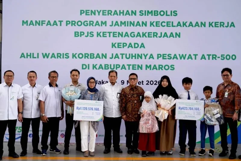 BPJS Ketenagakerjaan Serahkan Santunan Rp1,7 Miliar untuk Ahli Waris Korban Pesawat Jatuh di Maros