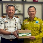 Lapas Narkotika Karang Intan Perkenalkan Kain Sasirangan dan Teh Laskarin ke BNNK Banjarbaru