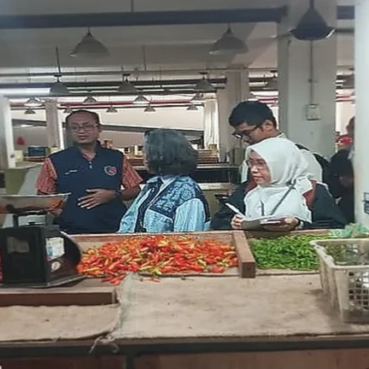 Tim Gabungan Pantau Harga Pangan di Pasar Anyar Tangerang, Pastikan Stok Aman Jelang Hari Raya