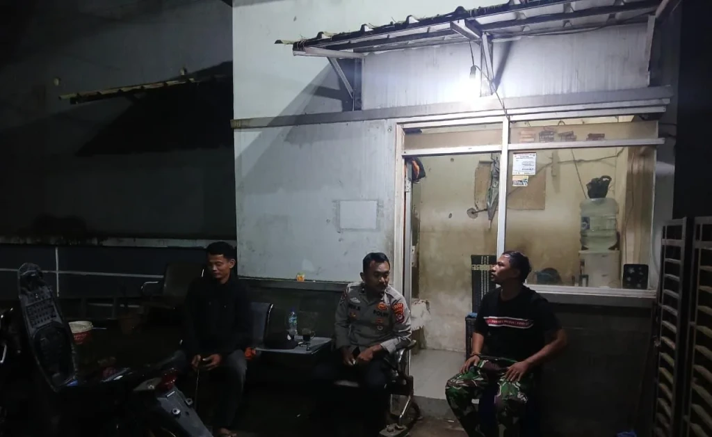 Polsek Rangkasbitung Patroli Mobile ke Perumahan Cempa Residence Jelang Sahur