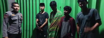 Bhabinkamtibmas Polsek Ciomas Patroli Malam, Imbau Santri Jaga Kerukunan