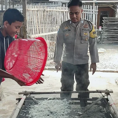 Polsek Puloampel Sambangi Warga, Perkuat Komunikasi dan Sinergitas Kamtibmas