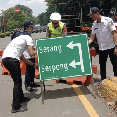Pemkot Tangerang Pasang Rambu Penunjuk Arah Portable Bantu Pemudik Lebaran 2026