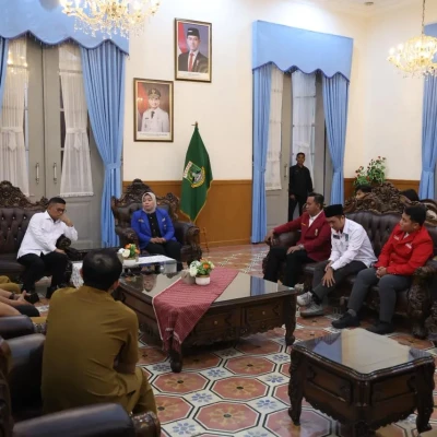Gubernur Andra Soni Gelar Dialog Pembangunan dengan Cipayung Plus, Bahas Program Unggulan dan Keresahan Mahasiswa