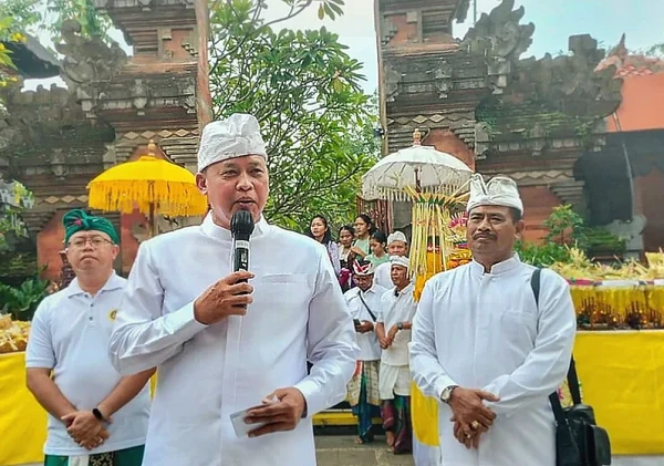 Umat Hindu Bekasi Arak Ogoh-ogoh Detya Kala Baka Jelang Nyepi
