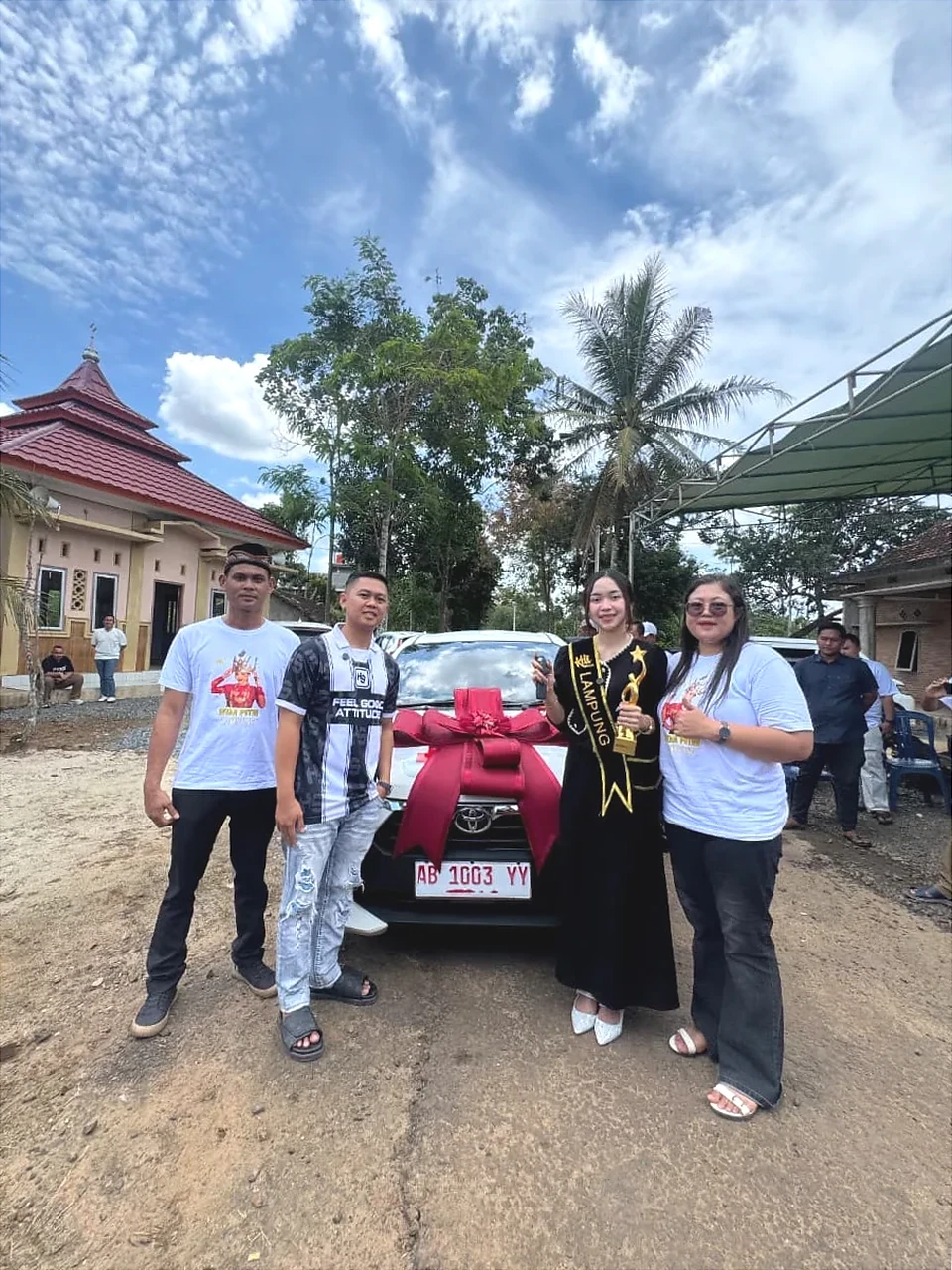 Perusahaan Rokok HS Hadiahi Mobil Pemenang KDI 2026 Asal Lampung Timur
