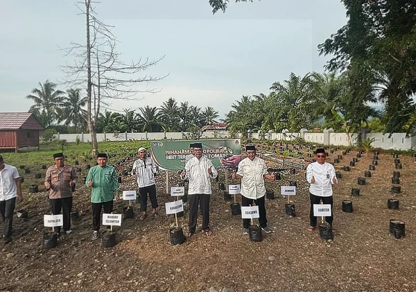 Kakanwil Ditjenpas Sulbar Tanam Sayuran dan Lepas Lele di Rutan Pasangkayu