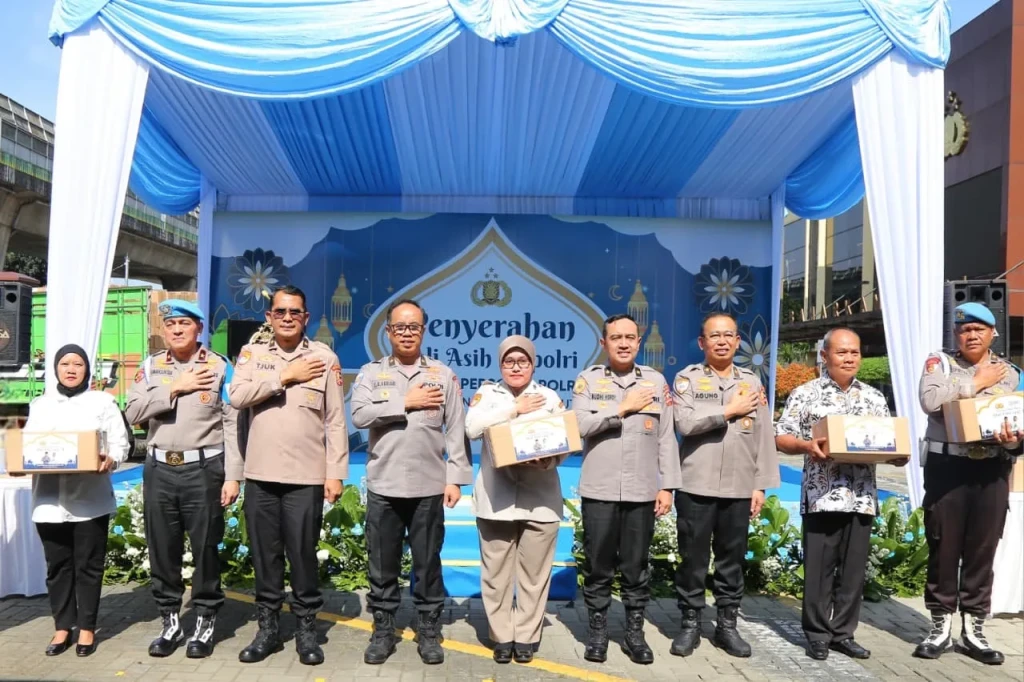 Kapolri Salurkan 38.268 Paket Sembako untuk Personel Polri Jelang Idul Fitri 2026