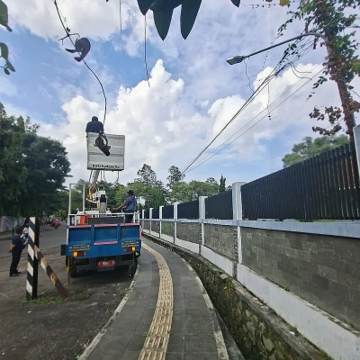 Dishub Kota Serang Ganti Lampu PJU di Dua Titik Jalan Veteran