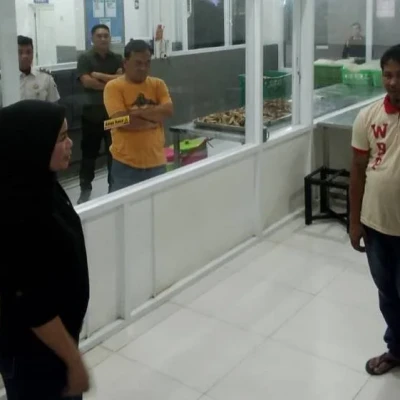 Kepala Lapas Bandar Lampung Inspeksi Dapur Malam Hari, Pastikan Gizi Sahur Warga Binaan Terpenuhi