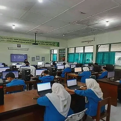 Siswa Kelas IX MTsN 4 Bantul Ikuti Ujian Praktik Fikih di Masjid