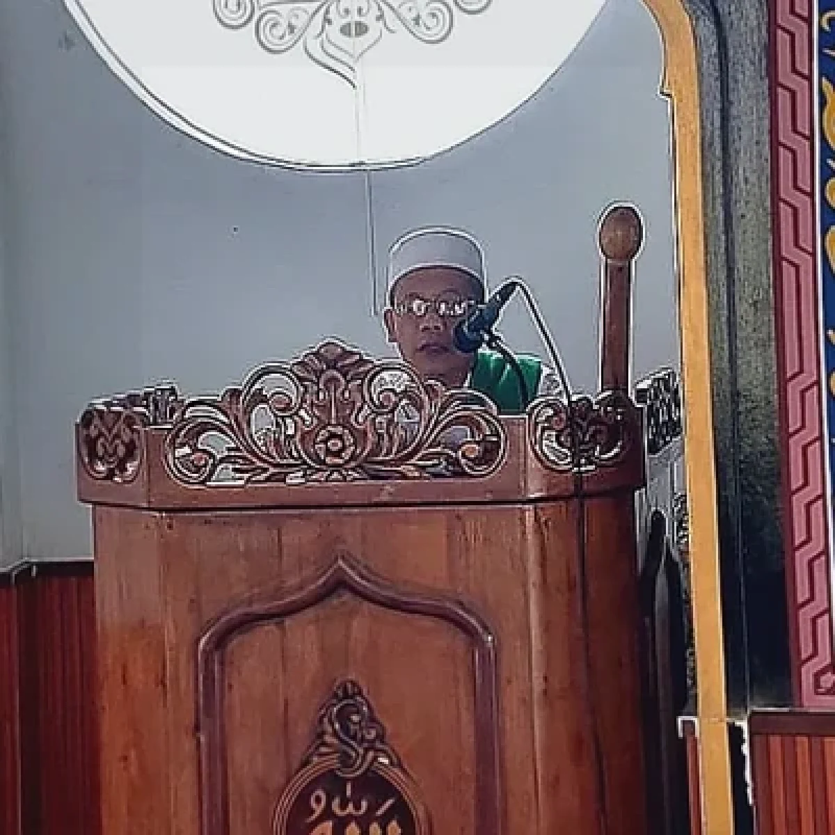 Warga Binaan dan Petugas Lapas Pemuda Madiun Ikuti Sholat Jumat Khusyuk