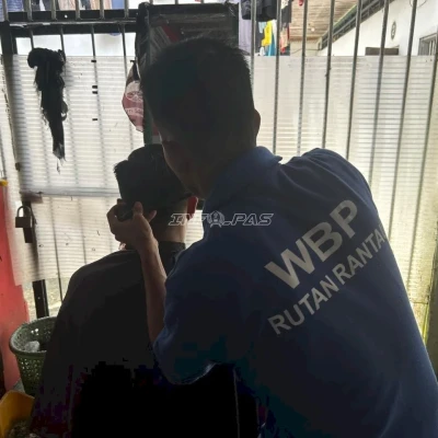 Rutan Rantau Bekali Warga Binaan Keterampilan Barbershop Mini
