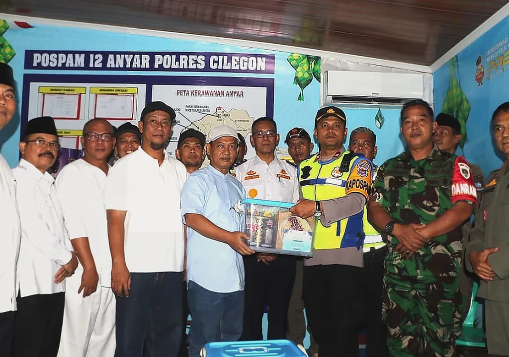 Wakil Bupati Serang Tinjau Pos Pengamanan Idul Fitri di Cinangka dan Anyer