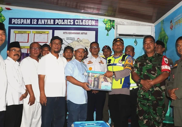 Wakil Bupati Serang Tinjau Pos Pengamanan Idul Fitri di Cinangka dan Anyer