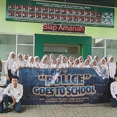 Polsek Bantul Gelar Sosialisasi Tertib Lalu Lintas untuk Siswa MTsN 4 Bantul