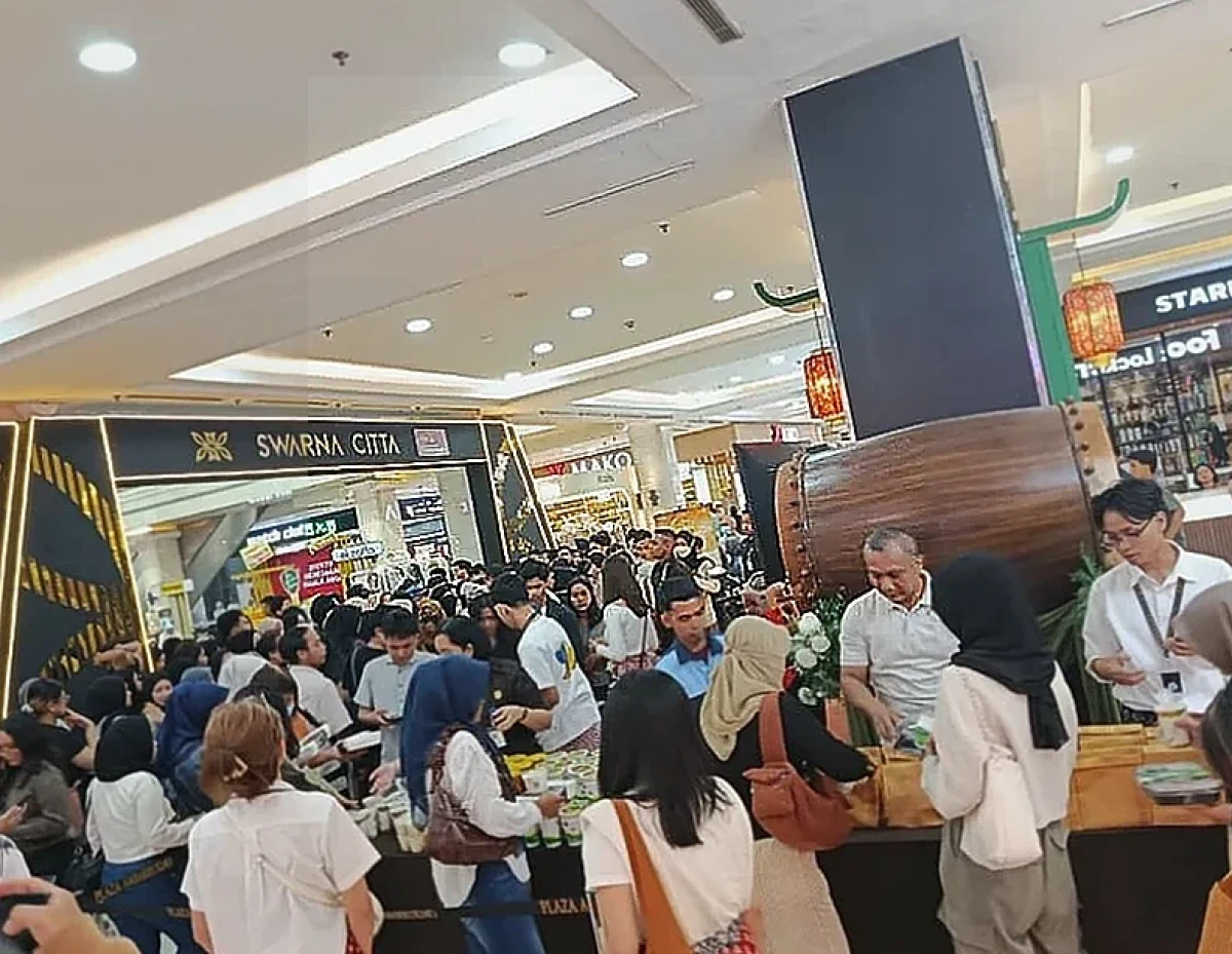 Plaza Ambarrukmo Bagikan Takjil Gratis Selama Tiga Hari Rayakan HUT ke-20