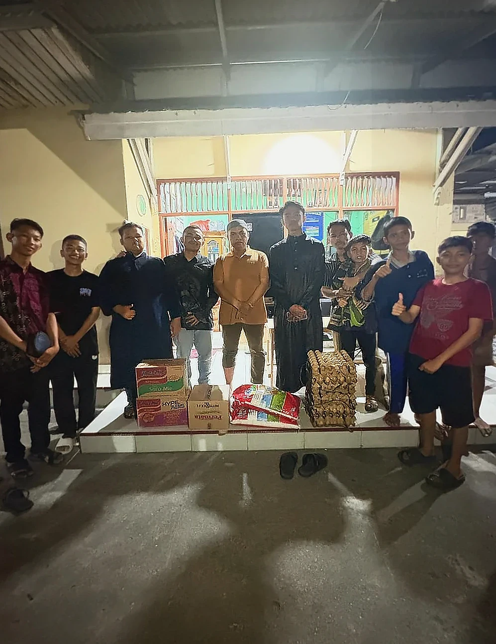 Brilliant Riau Salurkan Santunan dan Bingkisan untuk Anak Panti Asuhan