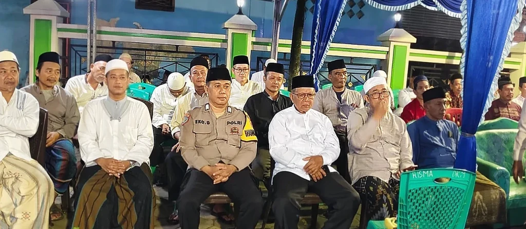 Bhabinkamtibmas Serang Hadiri Peringatan Nuzulul Qur'an, Jalin Silaturahmi Warga