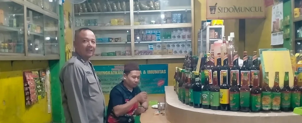Polsek Baros Gelar Patroli KRYD, Himbau Pedagang Jamu Tak Jual Minuman Oplosan