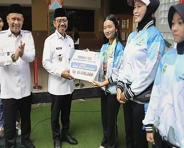 Pemkot Tangerang Beri Bonus Rp541 Juta untuk Pegiat Olahraga FORNAS VIII