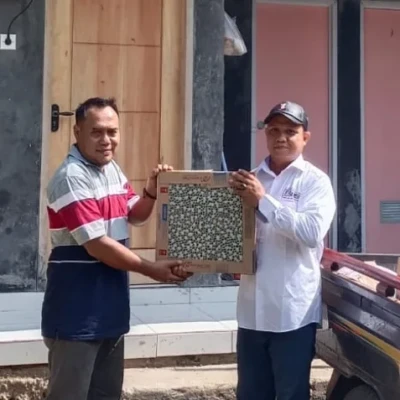 SMSI Banten Salurkan Bantuan Material untuk Pembangunan Pesantren di Serang