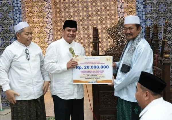 Bupati Tangerang Maesyal Rasyid Tarawih Keliling di Masjid Jami Al-Mubarok Curug