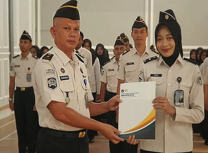 Rutan Banjarnegara Beri Penghargaan Pegawai Teladan Periode Februari-Maret