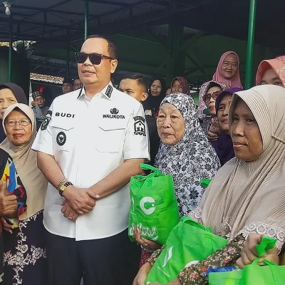 Pemkot Serang Salurkan Ratusan Paket Sembako untuk Janda Lansia dan Warga Kurang Mampu