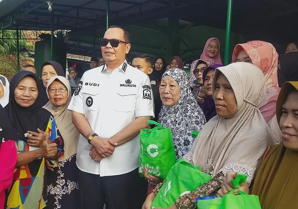 Pemkot Serang Salurkan Ratusan Paket Sembako untuk Janda Lansia dan Warga Kurang Mampu
