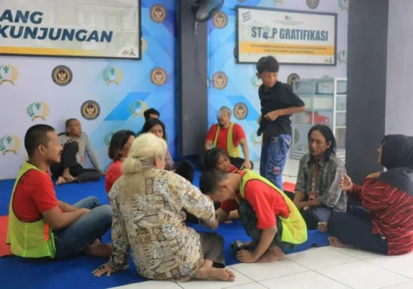 Kunjungan Ramadan di Lapas Pemuda Madiun Berjalan Tertib, Warga Binaan dan Keluarga Silaturahmi