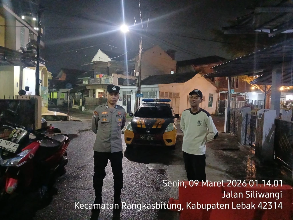 Polsek Rangkasbitung Patroli Jelang Sahur di Perumahan Palaton, Beri Himbauan Kamtibmas