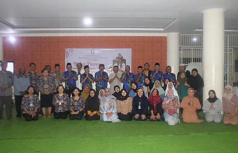 Warga Sawunggaling dan Sekolah Santo Yosef Gelar Buka Puasa Bersama
