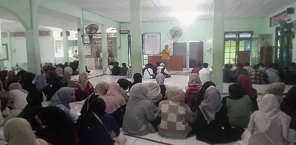 Kepala MTsN 4 Bantul Buka Study Tour Siswa Kelas 8 ke Malang, Tekankan Pembentukan Karakter