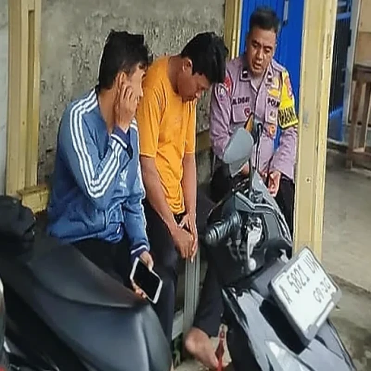 Polsek Ciwandan Patroli Dialogis di Pangkalan Ojek, Sampaikan Pesan Kamtibmas