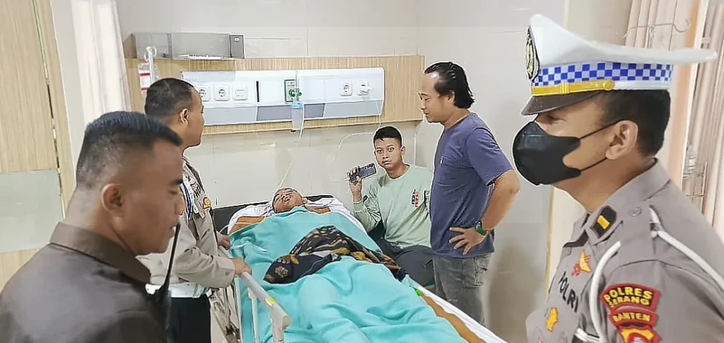 Rumah Roboh Diterjang Hujan Deras di Ciruas Serang, Ibu 42 Tahun Meninggal