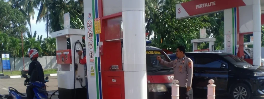 Polsek Anyar Cilegon Pantau SPBU, Pastikan Stok BBM Aman dan Distribusi Lancar