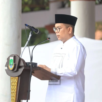 Gubernur Andra Soni Pimpin Salat Idulfitri di Serang, Ajak Pererat Silaturahmi