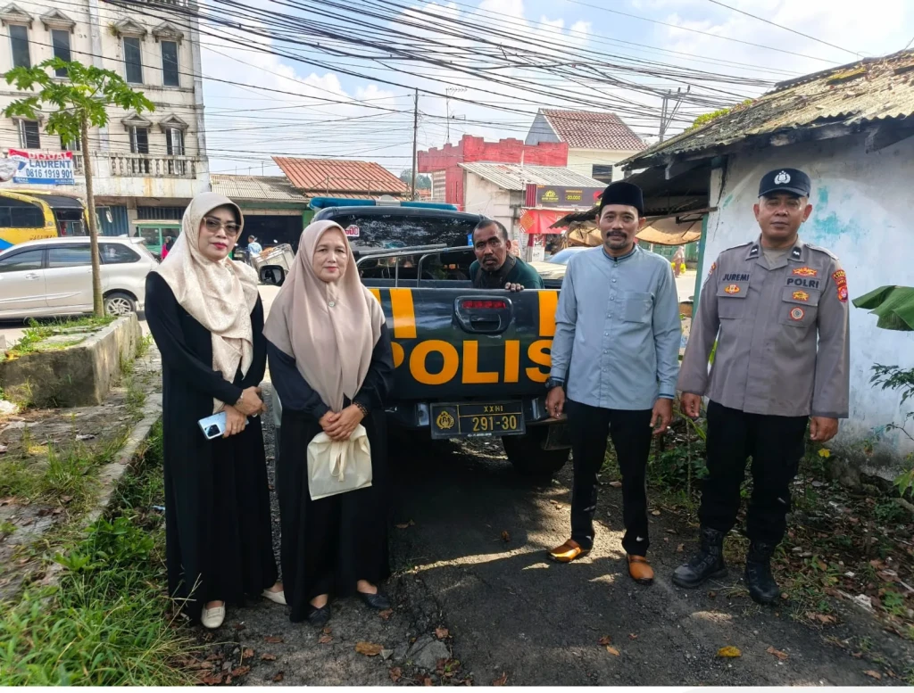 Bhabinkamtibmas Rangkasbitung Evakuasi Pria Terlantar Asal Tanjung Priok