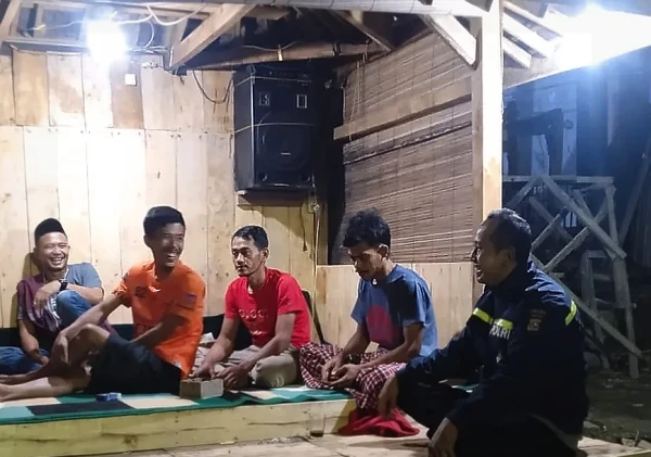 Polsek Ciomas Gelar Patroli Kamtibmas di Desa, Ingatkan Warga Waspada
