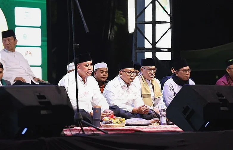 Wali Kota Bekasi Tri Adhianto Ajak Warga Perkuat Kebersamaan di Bekasi Bershalawat