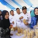 Pemkab Serang Gelar Bazar Ramadan Keempat di Lebakwangi, Warga Antusias Beli Kebutuhan Pokok