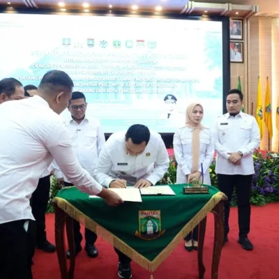 Gubernur Andra Soni Teken Kesepakatan Percepat PSEL di Banten