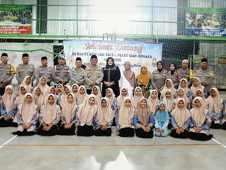 Polsek Gamping Gelar Buka Puasa dan Bakti Sosial Bersama 130 Anak Panti Asuhan