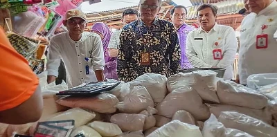 Sekda Tangerang dan Bapanas Pantau Harga Kebutuhan Pokok di Pasar Kronjo
