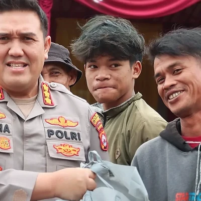 Kapolresta Serang Kota Pimpin Penanaman Jagung dan Bagikan Sembako di Padarincang