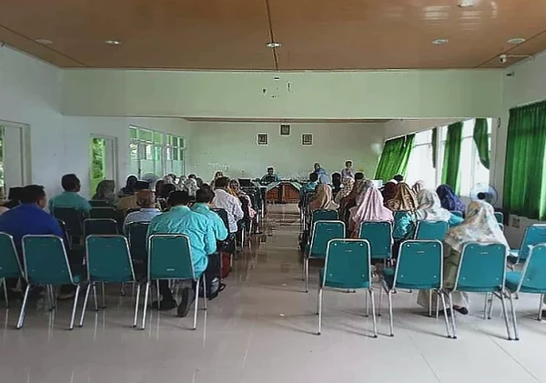 Kepala MTsN 4 Bantul Pimpin Rakor, Bahas Program Strategis dan Aturan Izin Guru