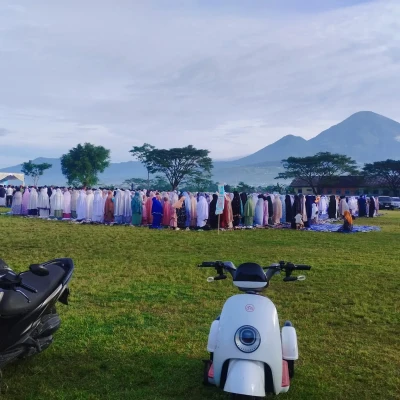 Pengamanan Sholat Id di Lapangan Garung Wonosobo, Ribuan Jamaah Nikmati Latar Pegunungan