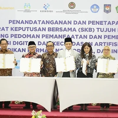 Mendagri dan Enam Menteri Teken SKB Pedoman Pemanfaatan Teknologi Digital dan AI
